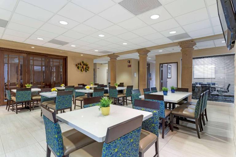 Comfort Suites Kingwood Houston North — photo 5