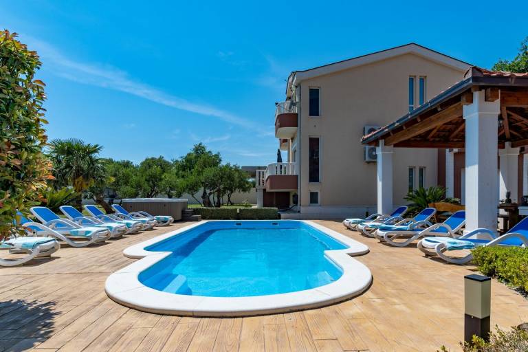 Villa with hot tub, garden & private pool | Sea view — photo 2
