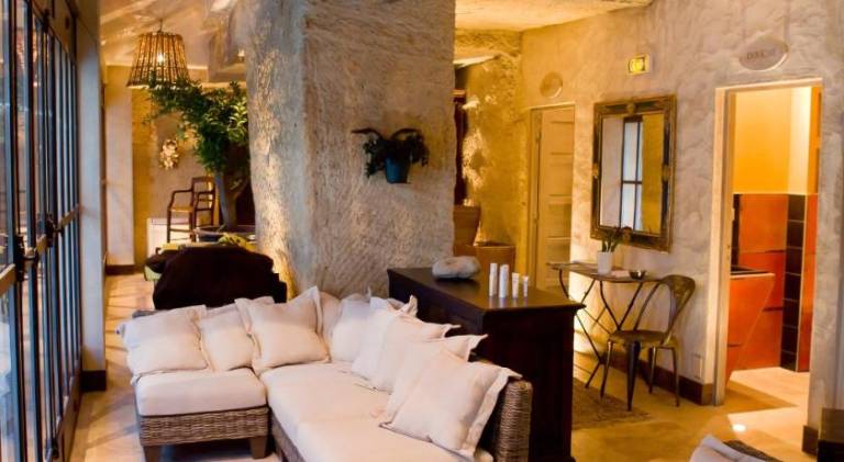 Chateau Latour Segur Suites & Spa — photo 2
