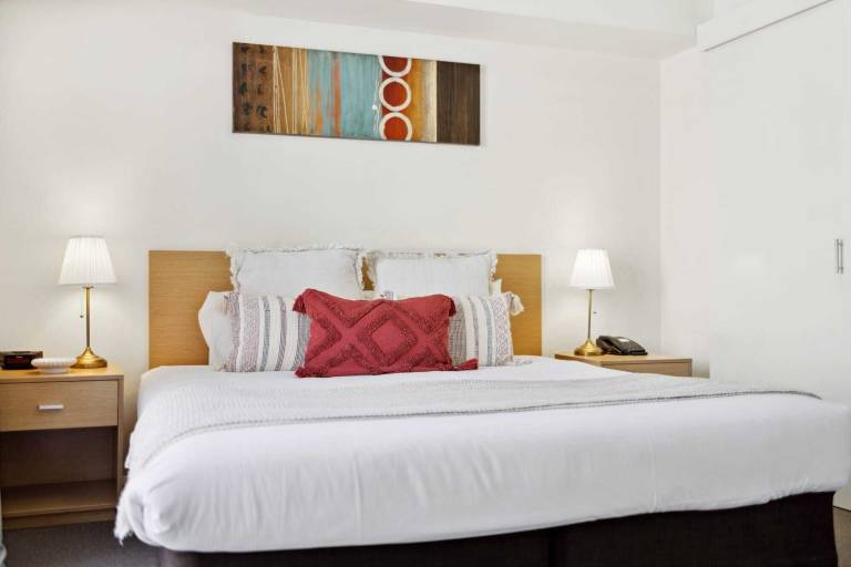 Apartment  Northbridge