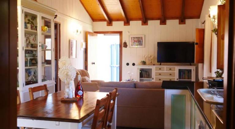Vacation home with pool — photo 3