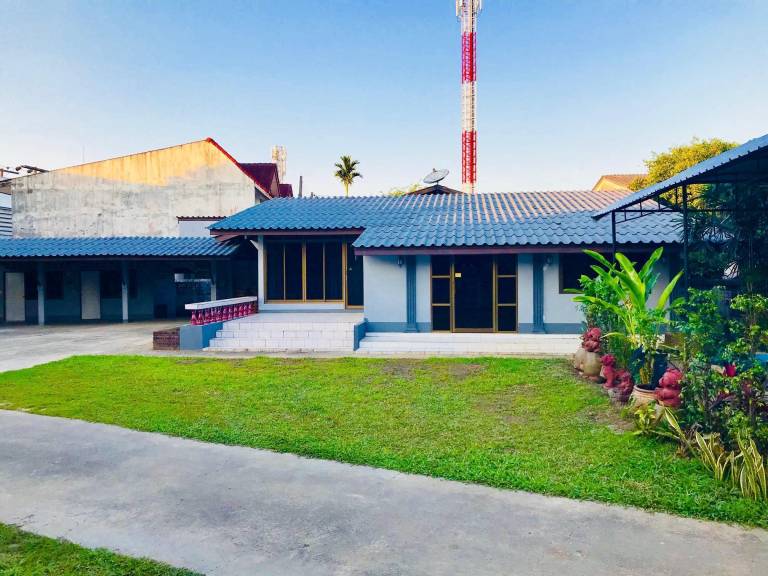 Villa with barbeque, yard & patio in Chiang Rai