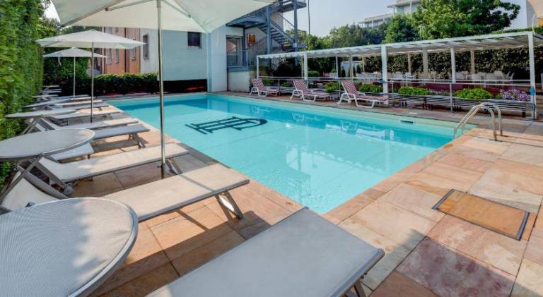Jet Hotel, Sure Hotel Collection by Best Western — photo 2