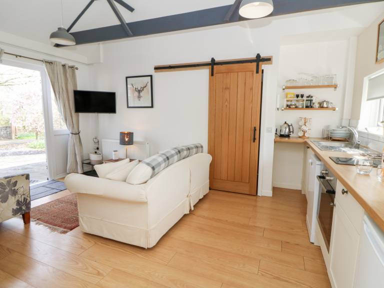 Family-oriented lovely cottage with garden | Pets are welcome — photo 5