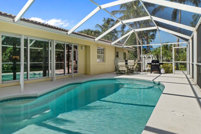 Child-friendly vacation home with barbecue, garden & private pool | Water view | Close to the beach | Good for workation | Pet-friendly — photo 5