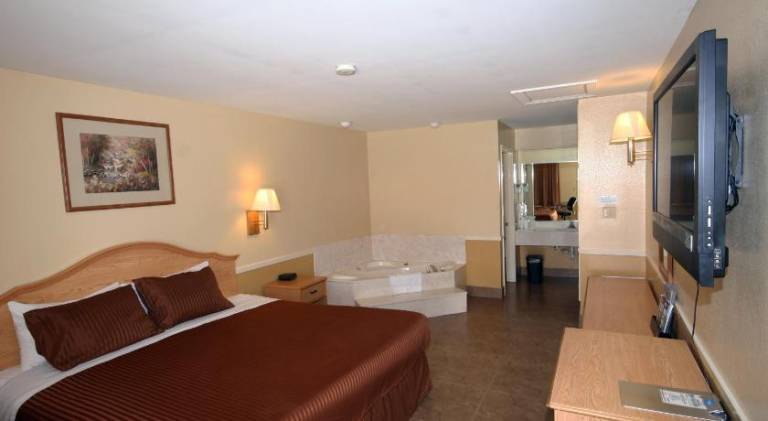 Edinburg Executive Inn — photo 2
