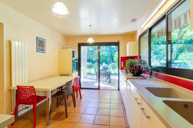 Children-friendly big house with private pool, grill & patio | Dogs allowed — photo 4