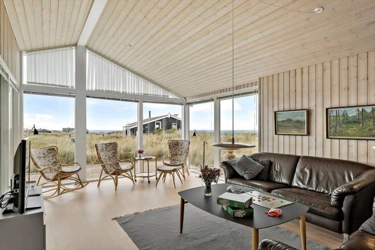 Child-friendly spacious vacation home with terrace & BBQ | Sea view | Dogs allowed — photo 3