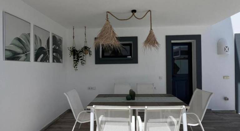 Villa with pool — photo 5