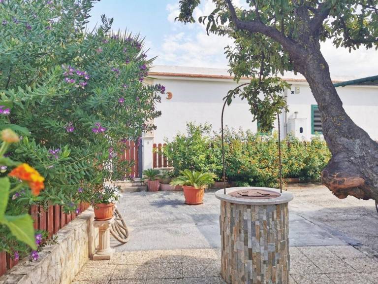 Villa with garden | Beach nearby | Pet-friendly — photo 3
