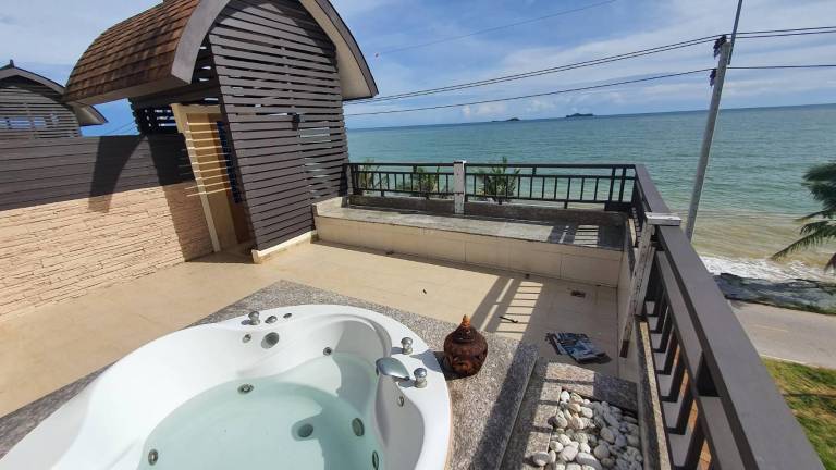 W sea Beach villa Rayong — photo 3