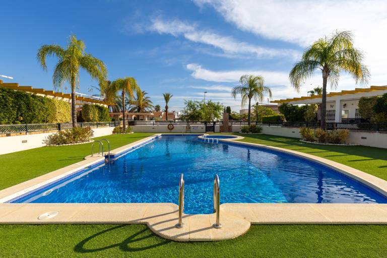 Bungalow Pueblo Latino