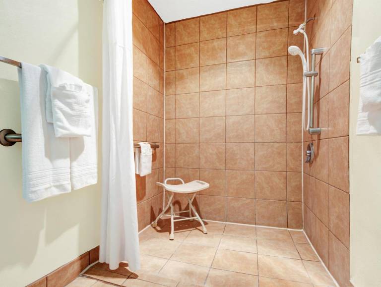 Days Inn & Suites by Wyndham Albuquerque West — photo 2