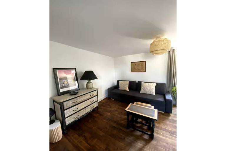 Vacation home with garden & terrace in Dinan