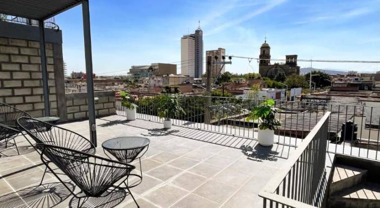 Rental apartment with patio — photo 5