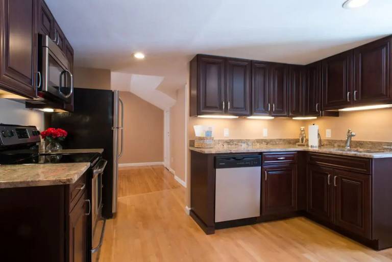 Apartment Strawberry Hill