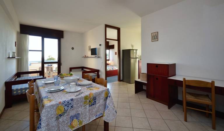 Comfy flat by the beach for 6 guests — photo 3