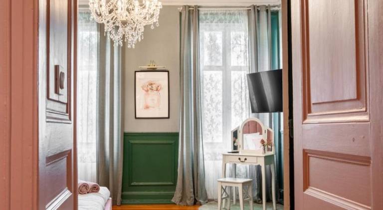 Suite DeLuxe Esprit Royaute - Jacuzzi, MULHOUSE CENTRE in Strasbourg