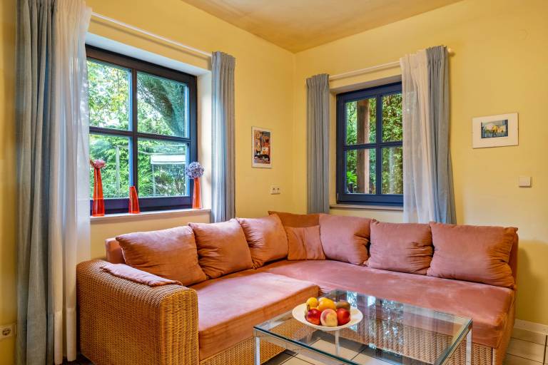 Family-friendly studio with fast internet, garden & terrace | Garden view | Good for workation | Pets allowed — photo 4