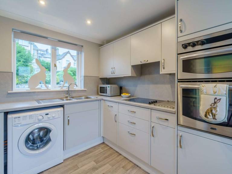 Cottage with garden & barbeque | Water view — photo 2