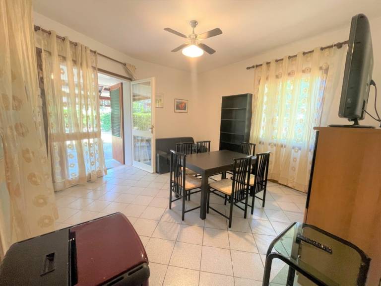 Family-friendly nice villa with patio & garden | Pets are welcome — photo 2