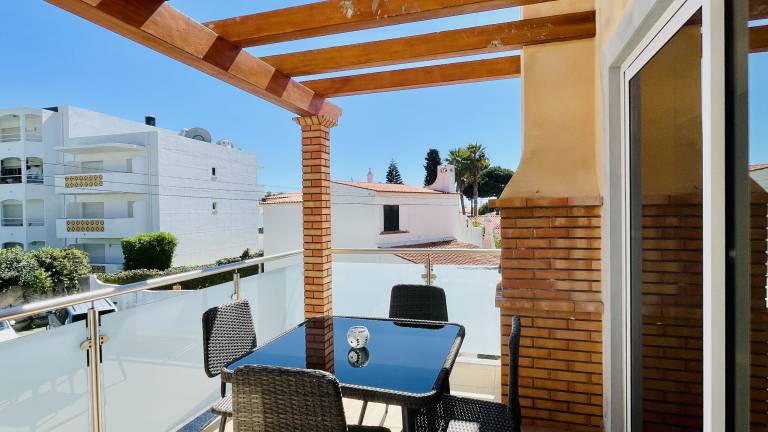 Rental apartment with barbecue, pool & garden — photo 4