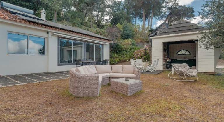 Villa with yard, barbeque & patio | Near Tropischer Garten Monte Palace — photo 3