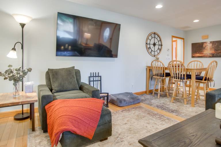 Walk to Sagamore Beach! Curated + Spacious Cottage — photo 4