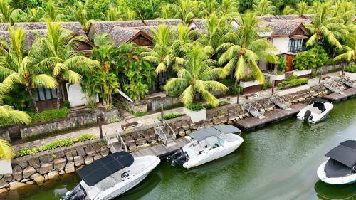 Villa Black River