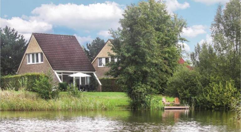 House with pool in Groningen