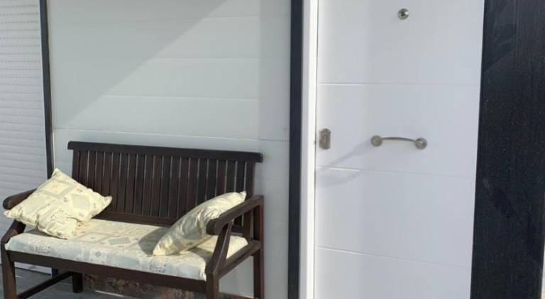 Vacation home with pool — photo 4