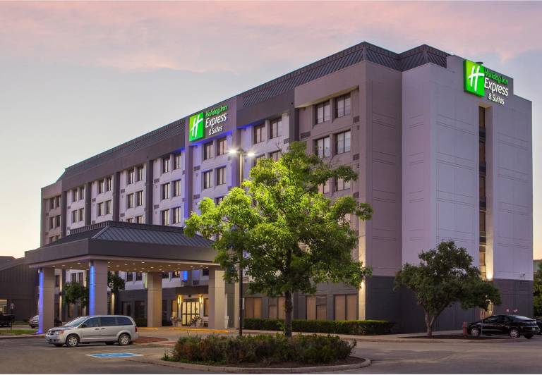 Holiday Inn Express & Suites Mississauga-Toronto Southwest By IHG in Mississauga, ON