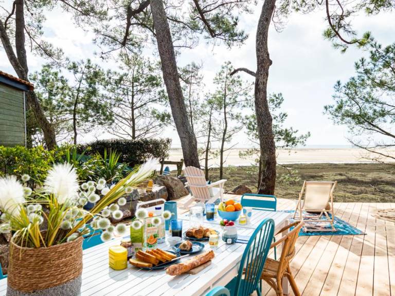 Lovely chalet with terrace & heated pool | Next to the beach | Pet-friendly — photo 2