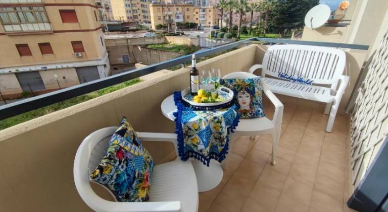 Rental apartment with 3 rooms for 4 persons in Erice