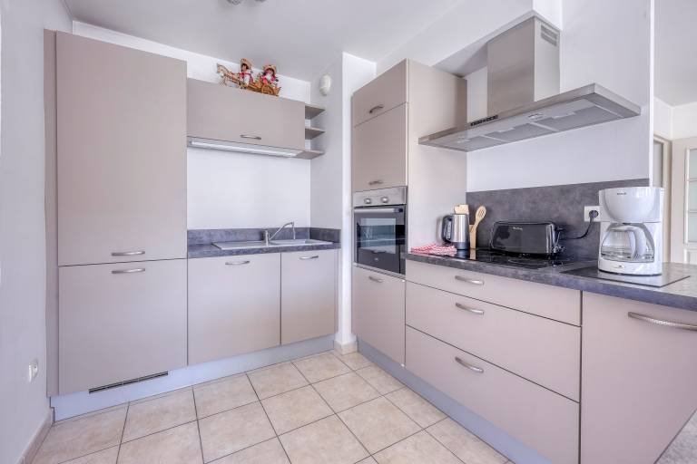 Family-oriented lovely apartment with terrace | Pet-friendly — photo 4