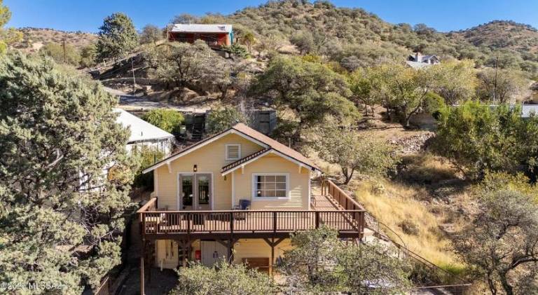 House with garden in Bisbee, AZ
