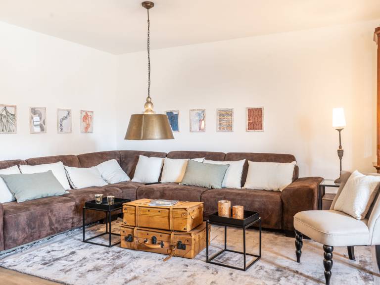 Wonderful house with yard, jacuzzi & private pool | Ski nearby | Pets allowed — photo 3