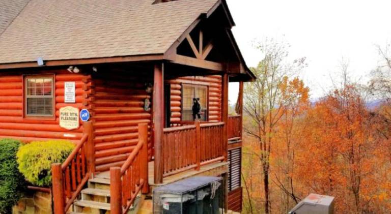 Wonderful house with hot tub & pool | Pets allowed in Sevierville, TN
