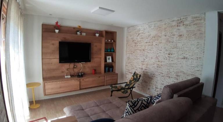Vacation home with jacuzzi — photo 2