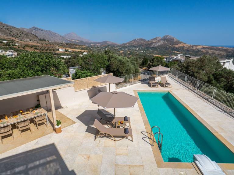 Vacation home with garden, private pool & terrace | Pet-friendly — photo 4