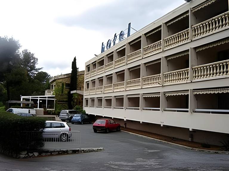 Logis Hotel Le Col De L'ange in Draguignan