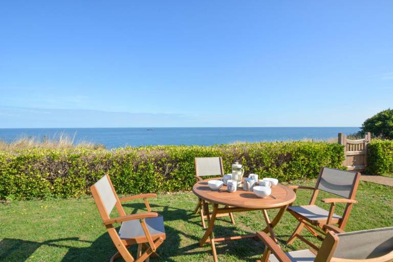 Fully equipped beautiful house with garden & barbecue | Water view | Next to the beach | Pets allowed — photo 5