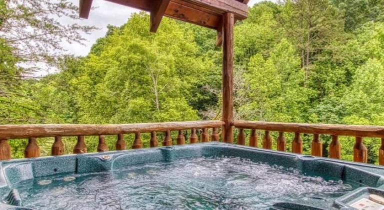 Big vacation home with hot tub & pool | Pets allowed — photo 5