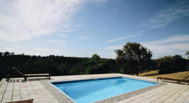 House with pool — photo 4
