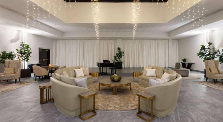 The Legacy Hotel Trademark Collection by Wyndham in Lam