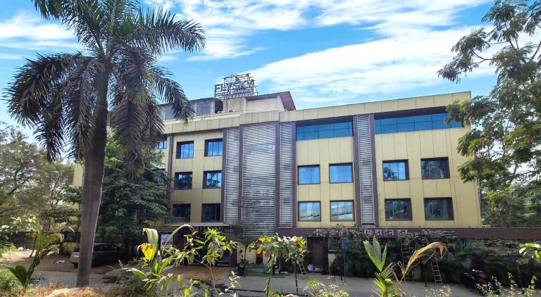 Hotel Flysky Rooms & Banquets