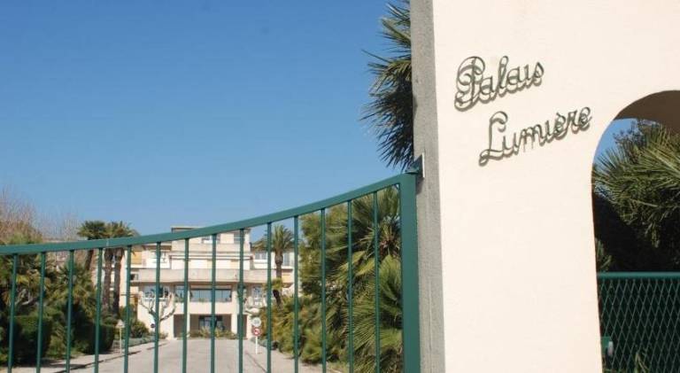 PALAIS LUMIERE: La ''Chambre Blanche'' in La Ciotat