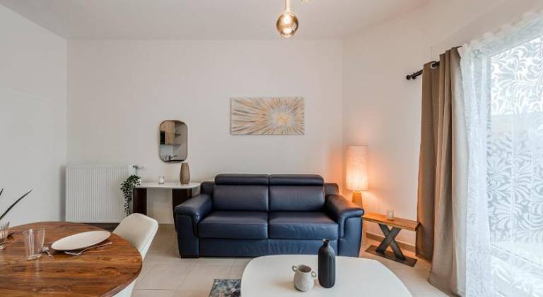 Apartment with patio & garden in Serris