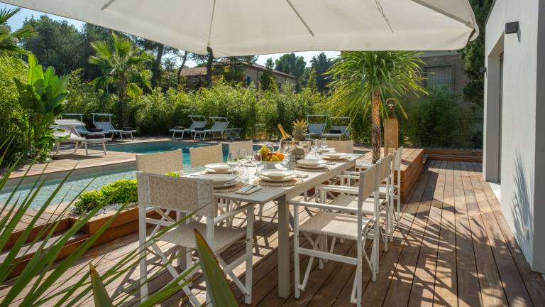 Child-friendly lovely villa with private pool, terrace & garden | Pool view | Pets allowed — photo 2