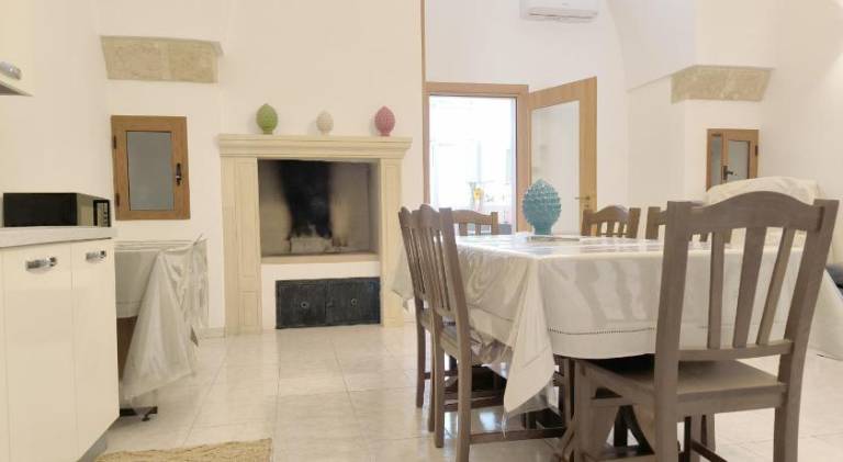House with 2 rooms for 5 persons in Ugento